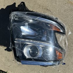 ✅Right Headlight Passenger Side)Chevrolet Tahoe 2016-2020 For Computer✅