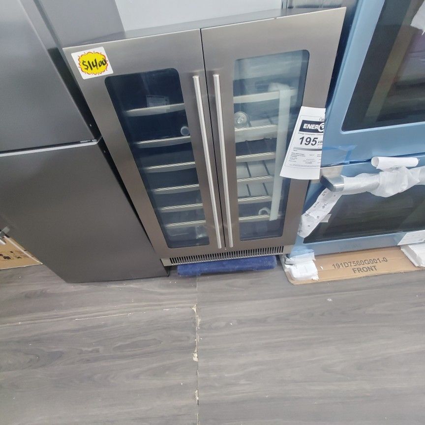 summitz wine cooler new open box 24 inches wide warranty..ready to deliver $1250..special prices ready to deliver..301 saundview ave bronx NY 10473