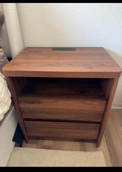(2) Night Stands