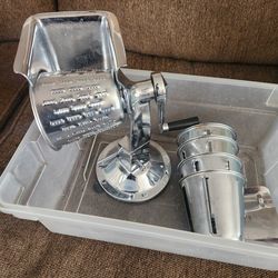 VINTAGE FOOD PROCESSOR PICK UP $12