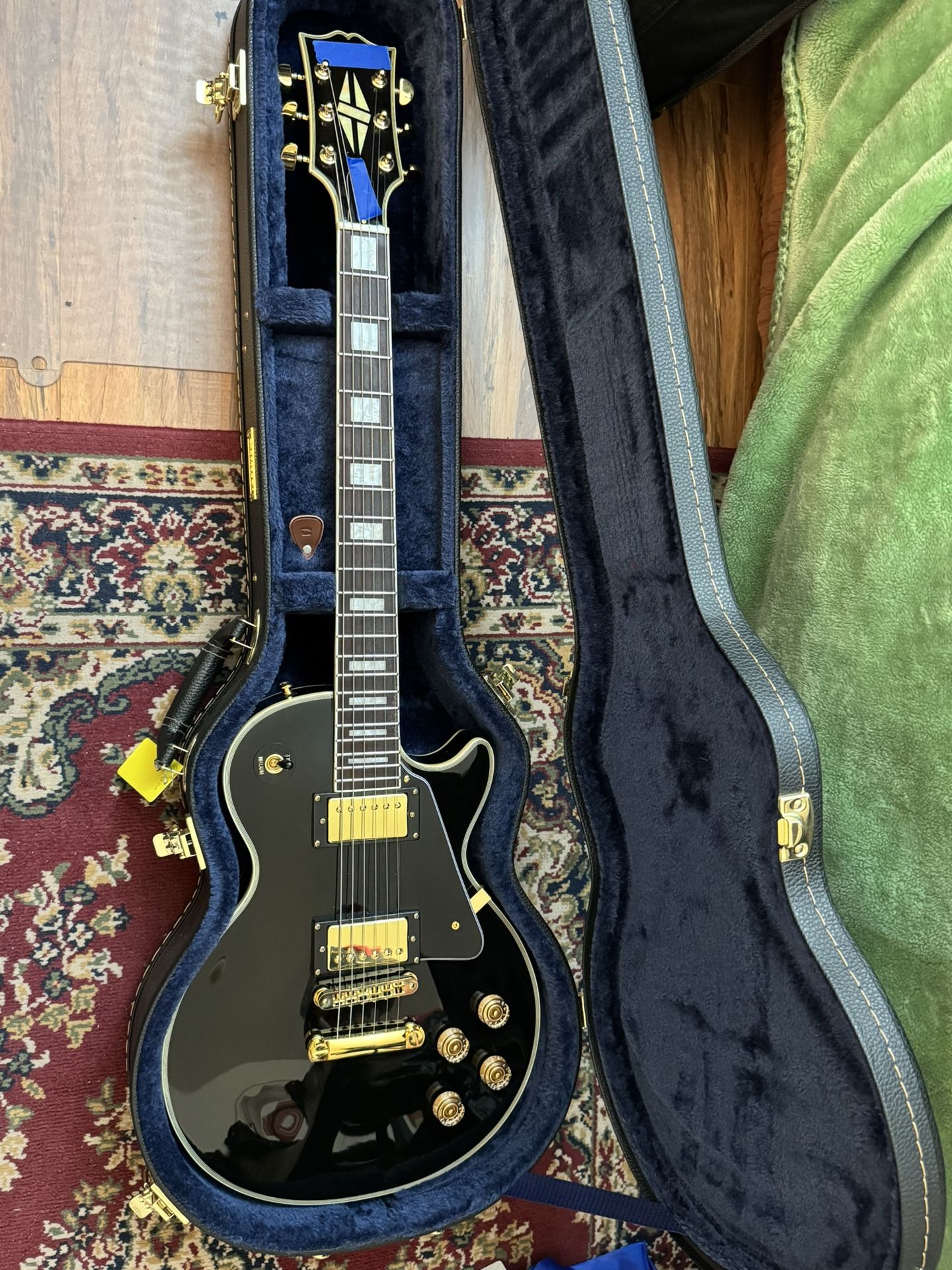 Awesome Les Paul Custom Copy With Nice Upgrades And New Hard Case!