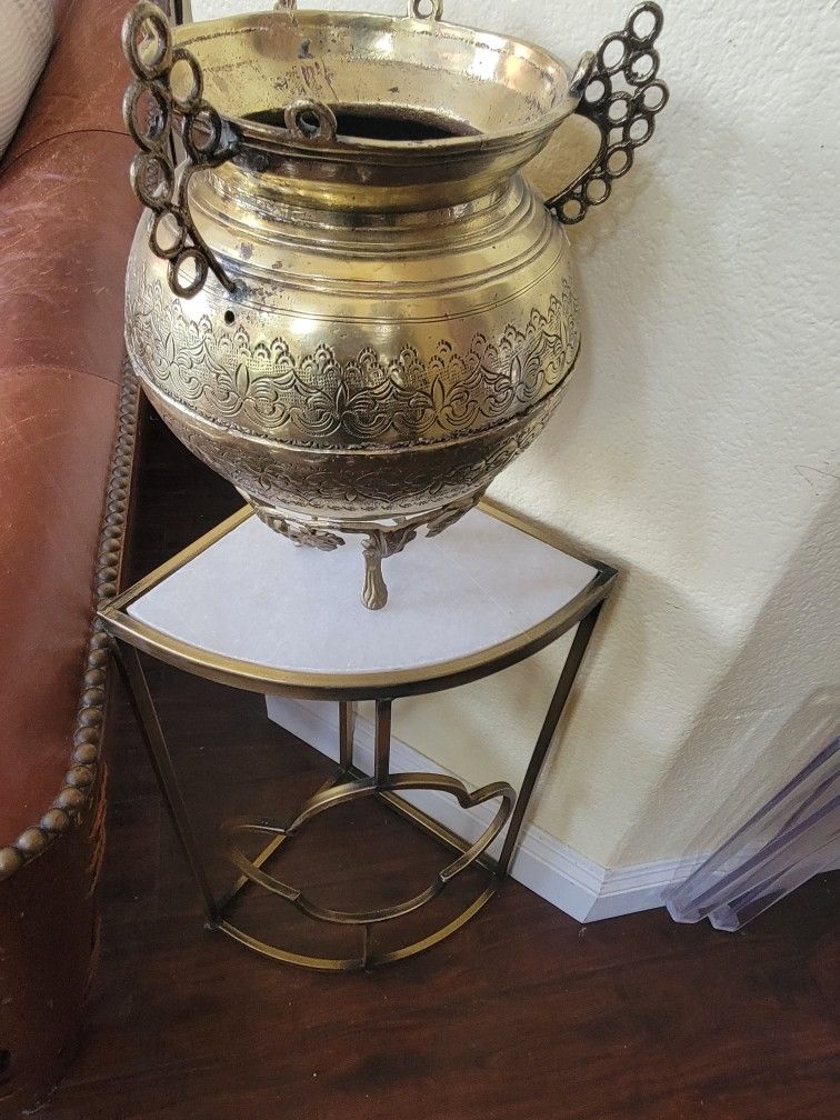 Large Decorative Brass Planter / Vessel with Metal Stand – Vintage Style