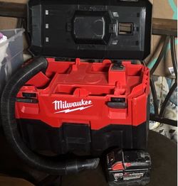 Milwaukee M18 Cordless Shop Vac w/ Battery