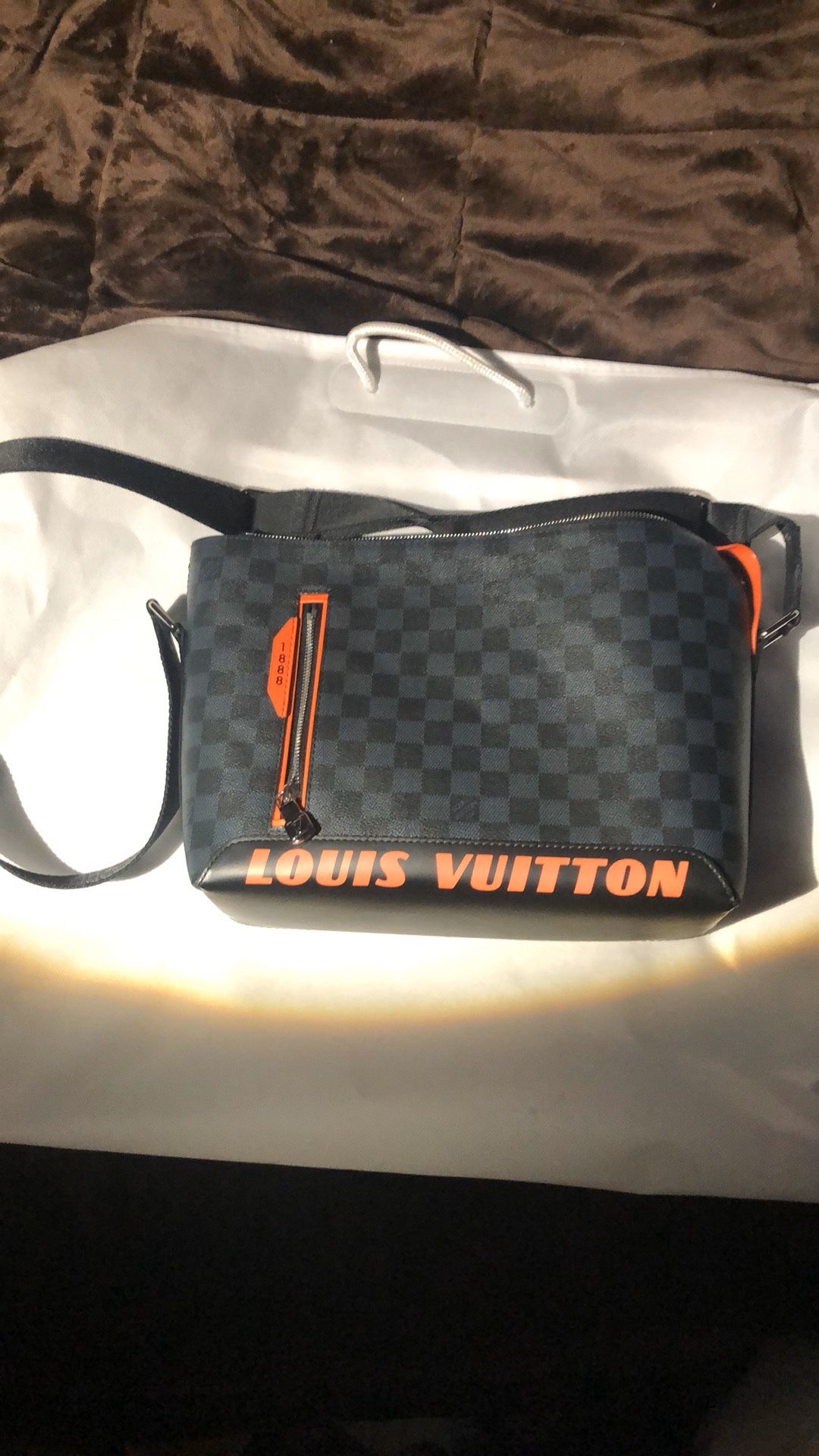 Louis Vuitton messanger bag
