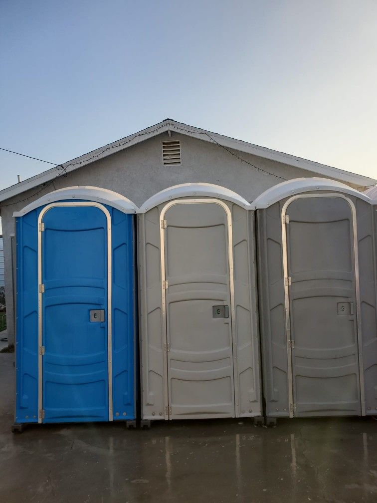 Portable Restrooms Toilets Baños