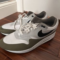 Nike Air Max 1 (Medium Olive)