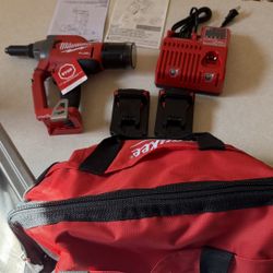 Milwaukee Rivet Gun 