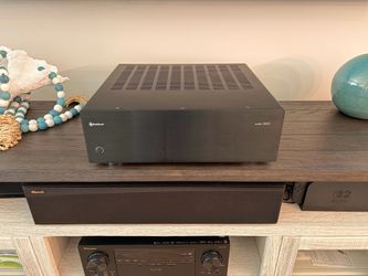 Outlaw Model 5000 Power Amplifier