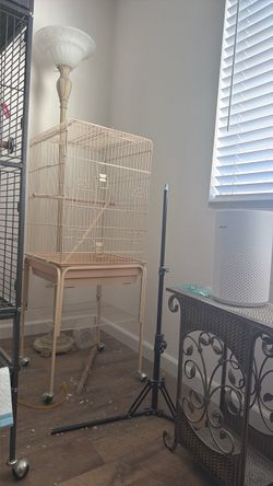 Rolling birdcage