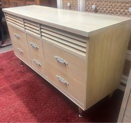Vintage dresser