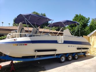 94 Bayliner 26ft 150HP Deck Boat w/Fish Finder, GPS, New Upholstery, Sound System, TVs & BBQ Grill 3 Axle w/Brake Assist New LED (Hard To Find Boat!)