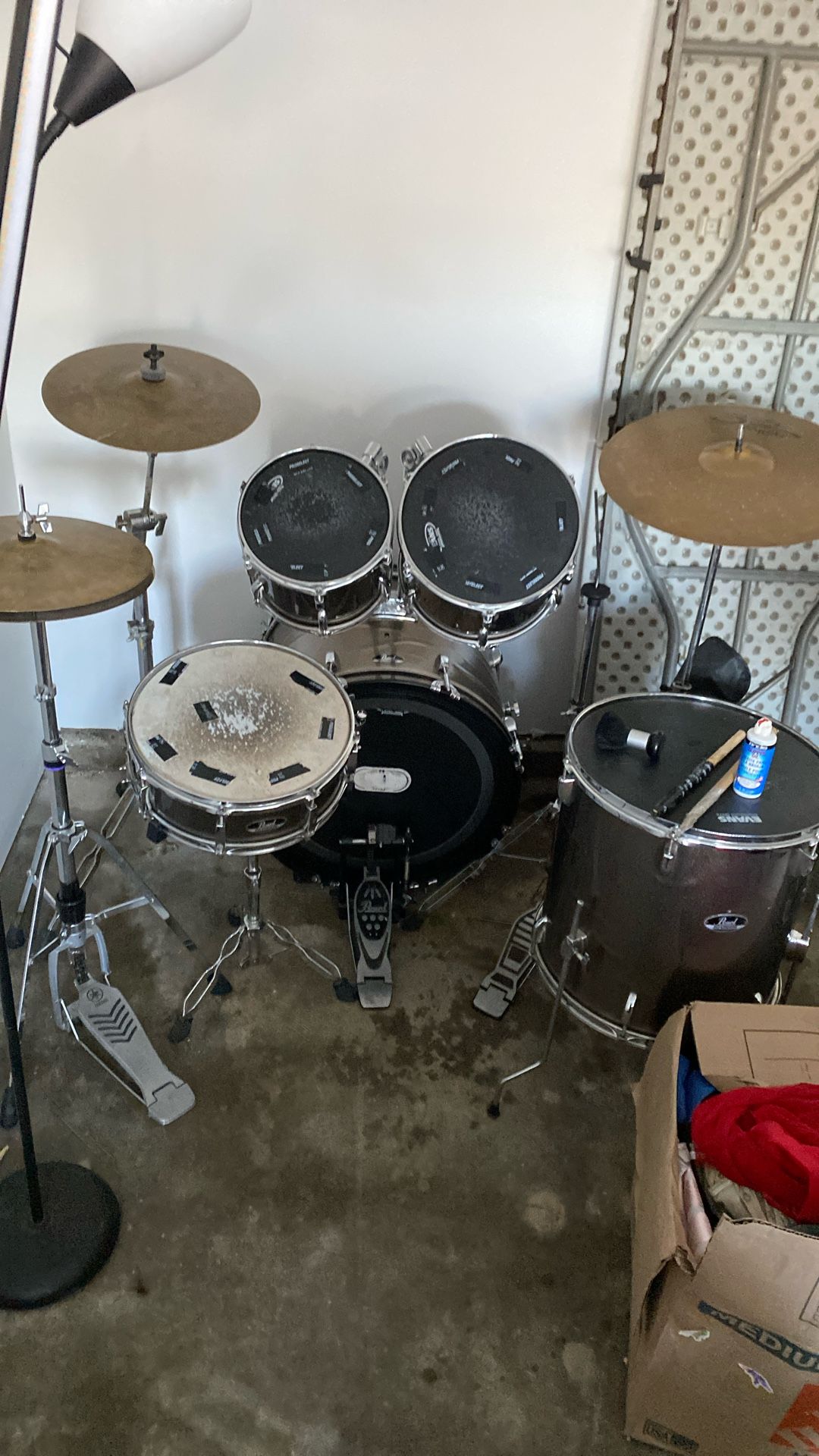 Complete drum set