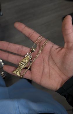 Santa muerta pendant 10k gold