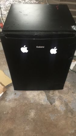Mini fridge