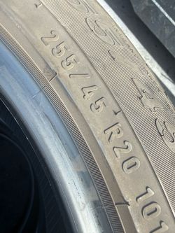 255/45/20 Pirelli (4 Tires)