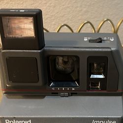 POLAROID IMPULSE CAMERA 
