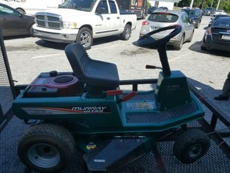 Riding lawnmower