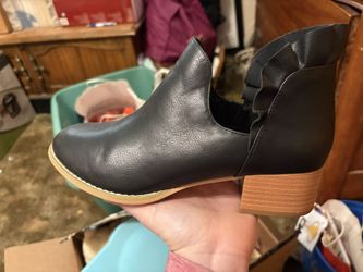 Women’s Ruffled Ankle Booties