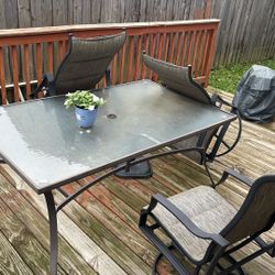 Outdoor Patio Table W/4 Chairs