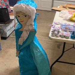 Piñata And Elsa Party Decorations 