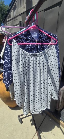 Lots of xL womens tops