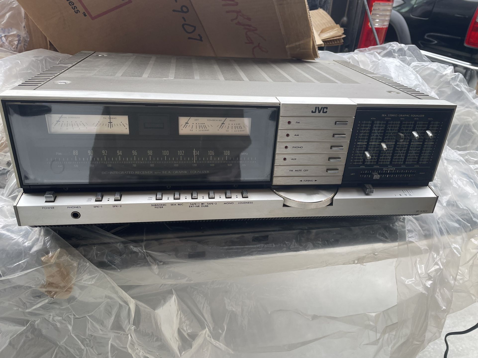 Vintage JVC JR-S301 Stereo Receiver With Graphic Equalizer 