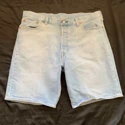 Levi’s Summer Jorts