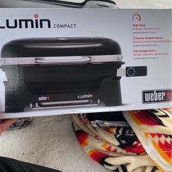 Lumin Compact Grill