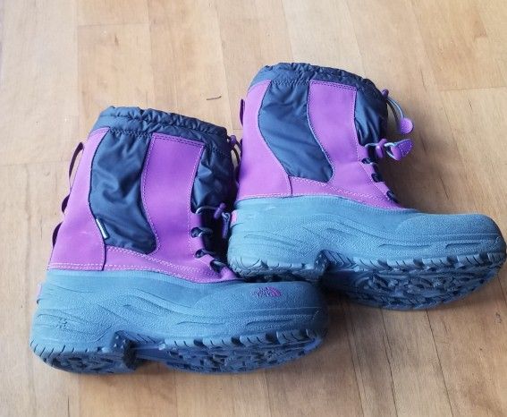 The North Face Youth Girls Snow Boots Size 5 $35