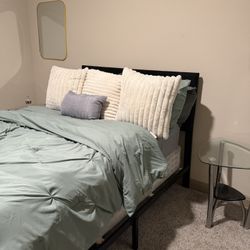 Full Size Bed 