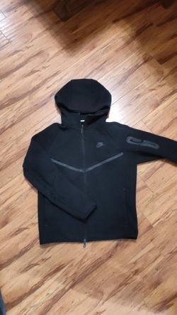 Black Nike tech