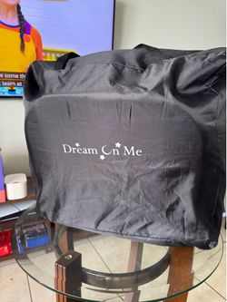 Dream On Me Portable Bassinet w/ Travel Bag
