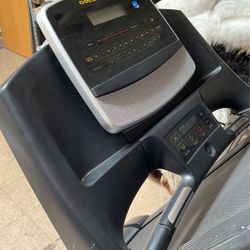 Golds Gym Treadmill Air Stride Plush 