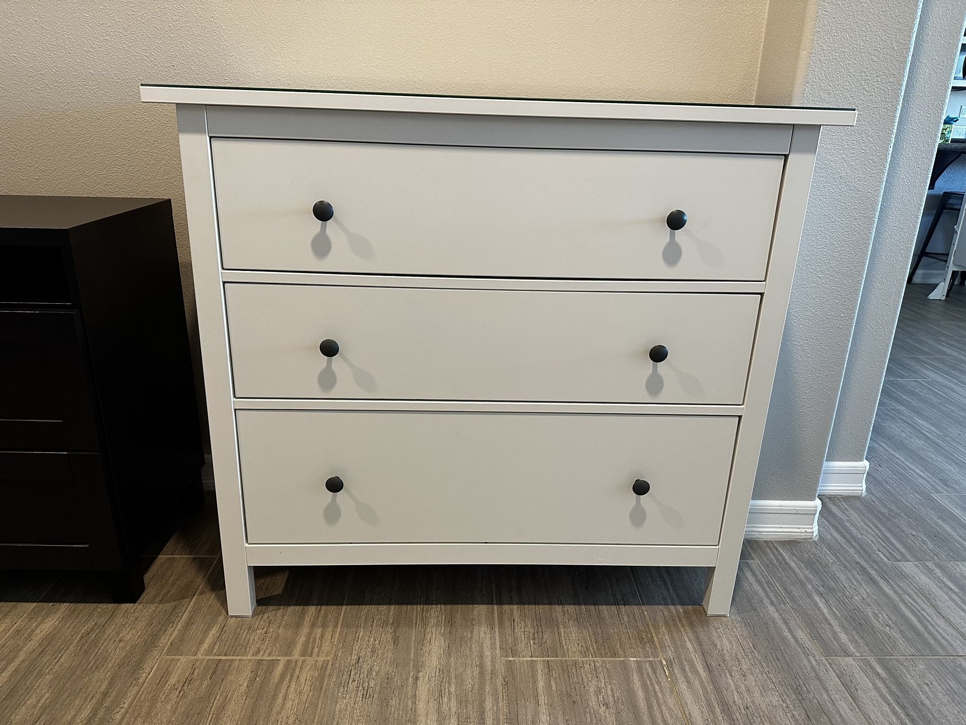 IKEA Hemnes White 3 Drawer dresser With Glass Top