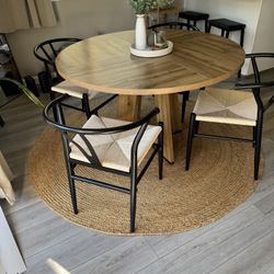 Modern Table & Chairs