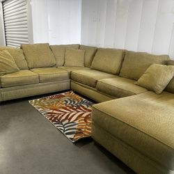 3PC GOLD SECTIONAL COUCH W/ FREE DELIVERY 
