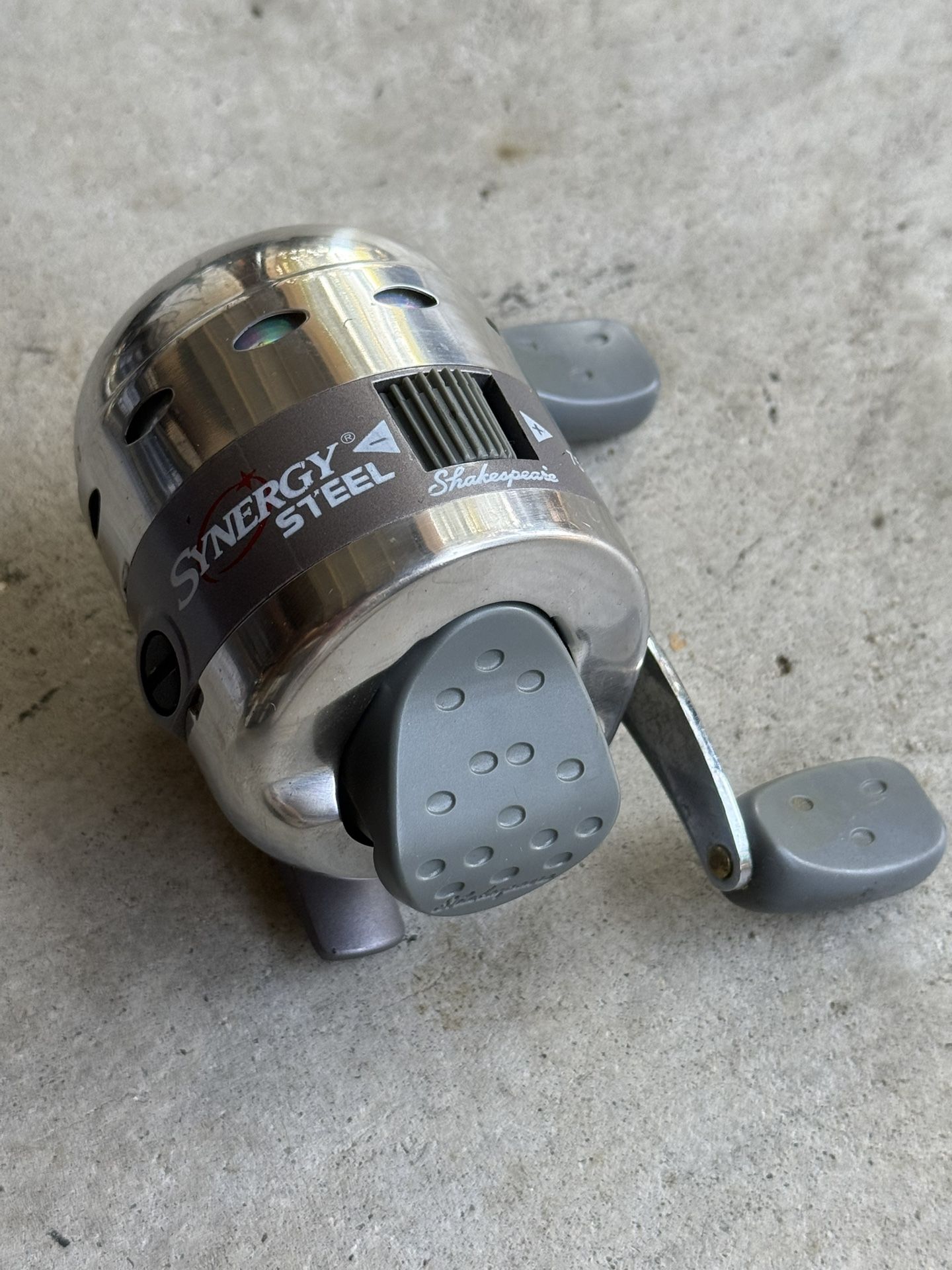 Fishing Reel