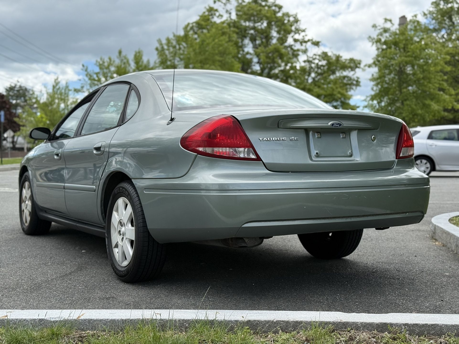 2005 Ford Taurus