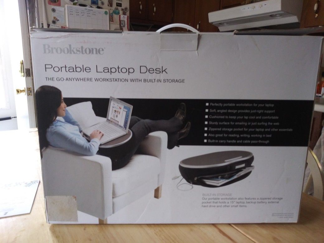 Portable laptop desk with storage