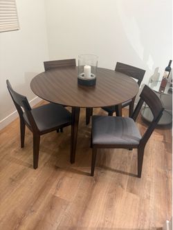 Dining Table and 4 chairs
