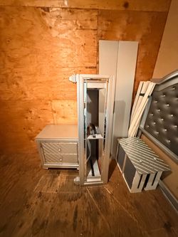 ✨ Glam Silver queen Bedroom Set with LED Light-Up Headboard