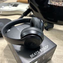 BEATS  SOLO  3