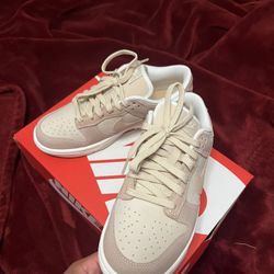 Nike Dunk Sand Drift Size W7.5
