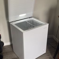 Chest Freezer, 5.0 cu. ft.
