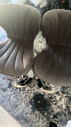 Set of 2 Gray chairs