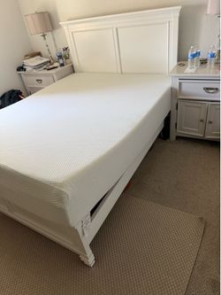 Queen mattress memory foam