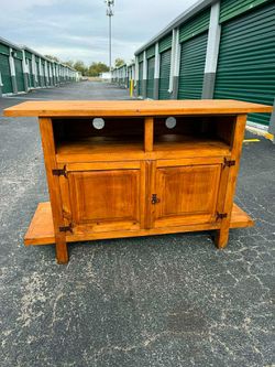 RUSTIC TV STAND LIGHT PINE .