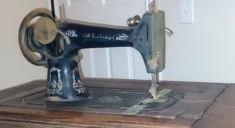 Vintage 1920's New Cottage Treadle Sewing Machine