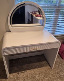 Luxe Ivory Curved Vanity | 39" LED Touch-Screen Mirror