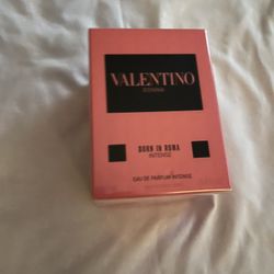 Valentino Perfuem